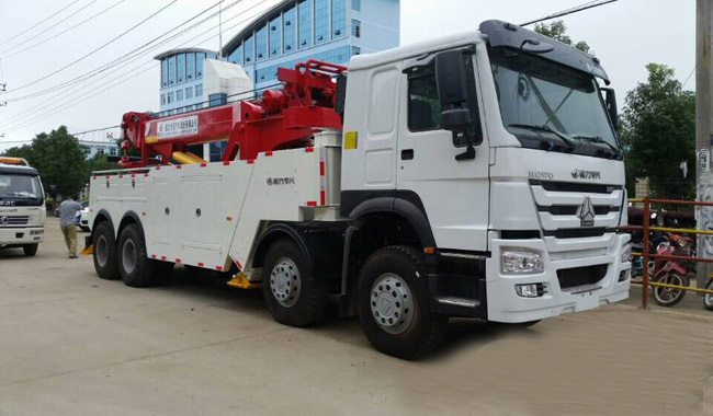 360°旋轉重汽豪沃大型清障車