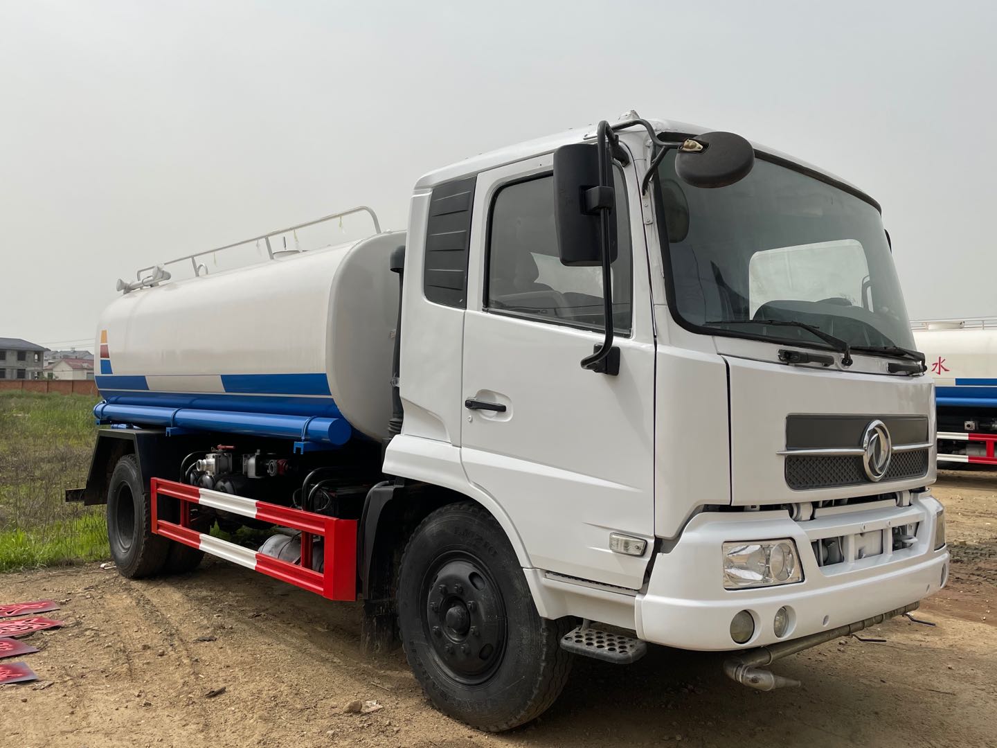 二手12方灑水車(chē) 二手東風(fēng)小天錦12方灑水車(chē)廠家現(xiàn)貨