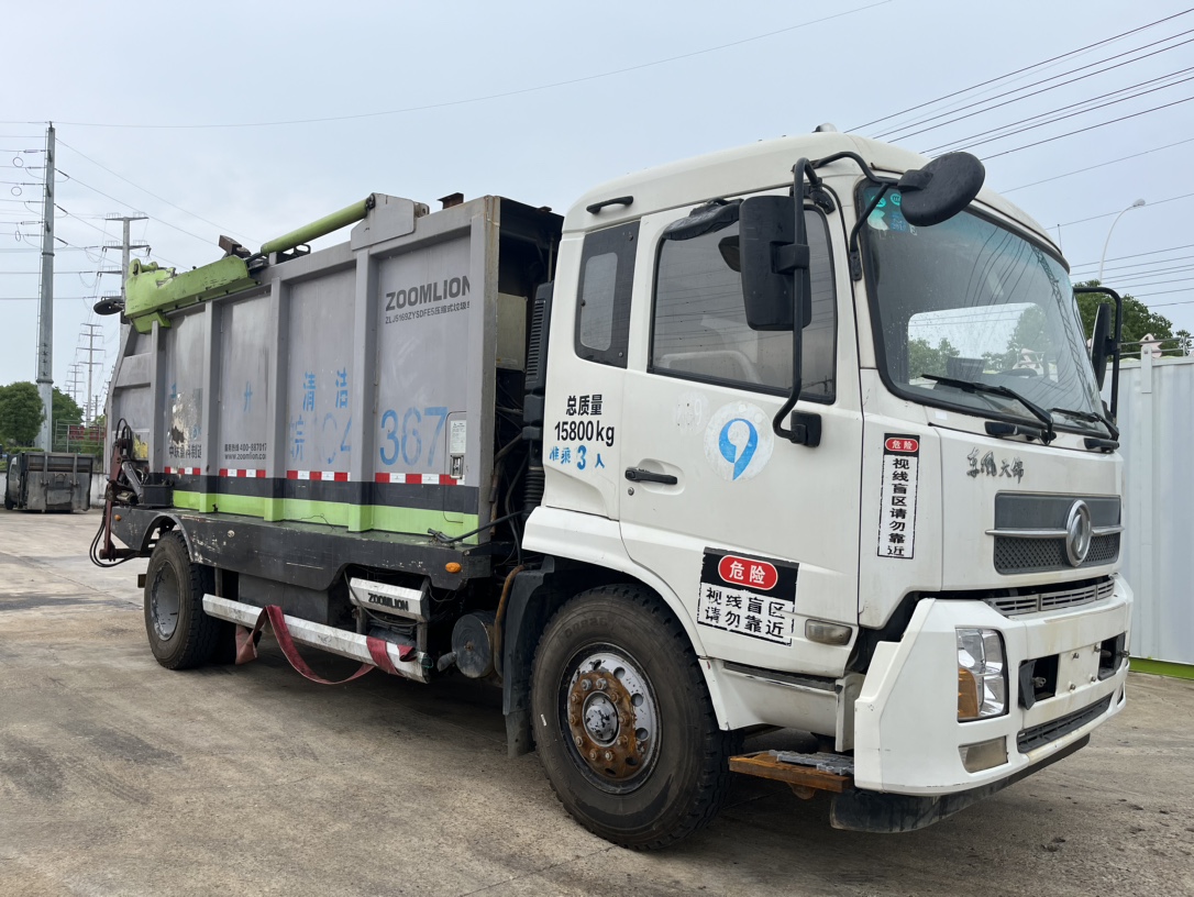 二手中聯(lián)無(wú)泄露式壓縮垃圾車 2??年份：2018年1月 3??發(fā)動(dòng)機(jī)：康機(jī)210馬力，國(guó)五 4??底盤(pán)配置：東風(fēng)天錦底盤(pán)，4500軸距，1000鋼絲胎，六檔變速
