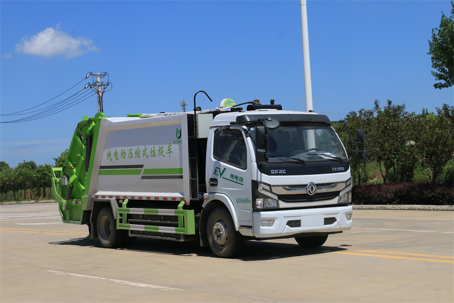 9方東風(fēng)多利卡D7新能源純電動(dòng)壓縮垃圾車(chē) 凱力